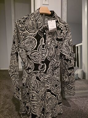 Zara Black and White Paisley Print Button-Up